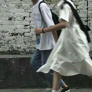 色吊丝二区三区中文字幕
